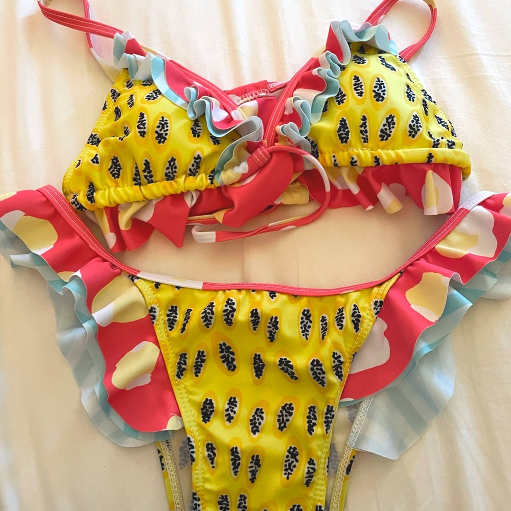flax maker bikini never worn but tags removed